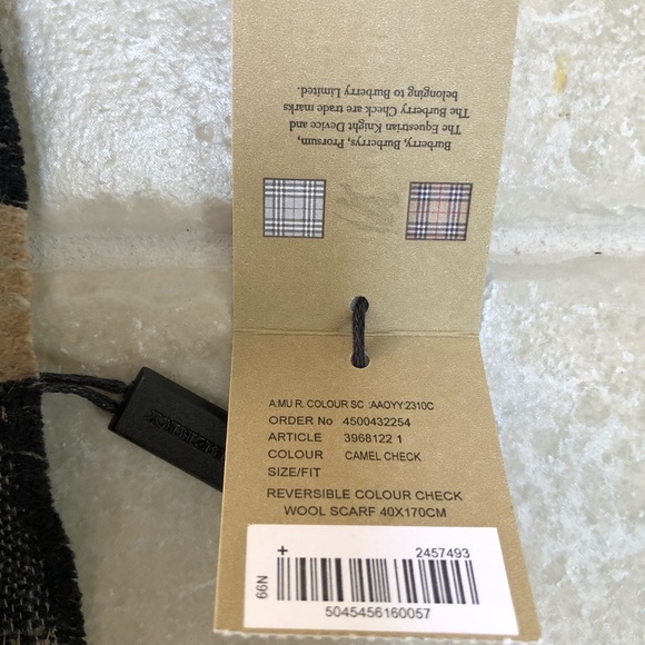 NWT BURBERRY WOOL SCARF